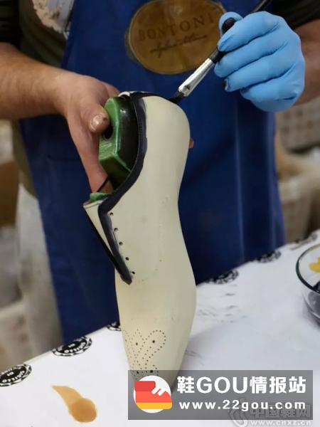 【探究】一双意大利手工皮鞋是如何诞生的？